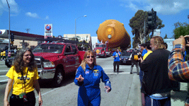 ET-94 approaches the intersection between Arbor Vitae Street and Inglewood Avenue on May 21, 2016.