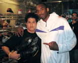 Richard Duong poses with Kobe Bryant.