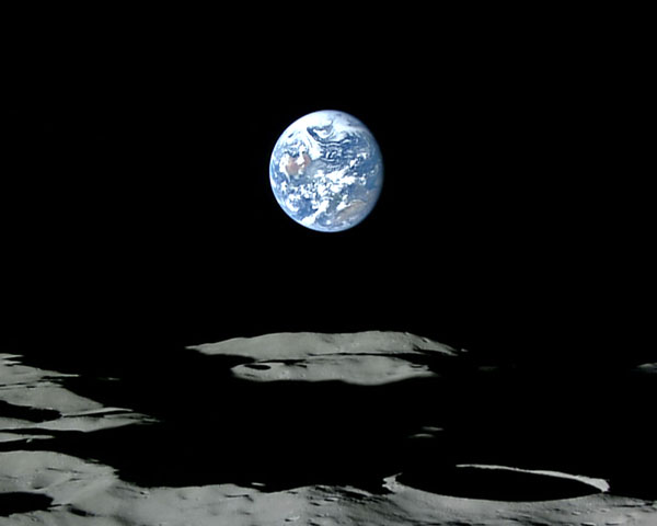 Kaguya's HDTV image of Earth setting behind the Moon