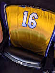 Every fan who attended today's game received a free commemorative Pau Gasol jersey!